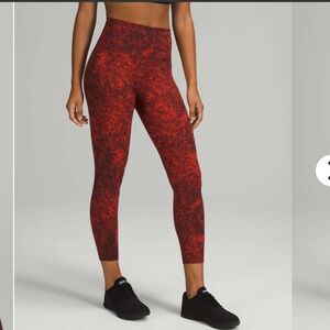 Lululemon Wunder Train High-Rise Tight 25"
Denim Wash Print Autumn Red Black